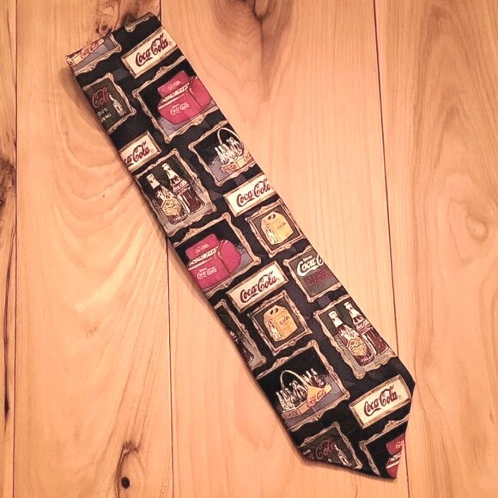 COCA COLA VINTAGE STYLE LOGOS 100% SILK TIE - NEW!